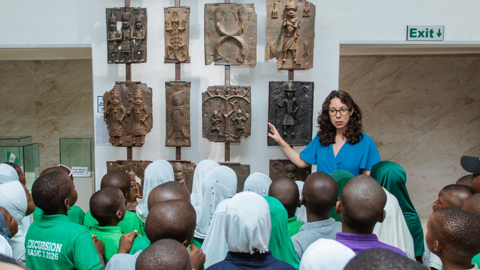 Alice Hertzog in der Daueraustellung ‹Echoes of the Past› im Nationalmuseum in Lagos: «Es war so schön zu sehen, wie nigerianische Kinder den Zugang zu ihrem eigenen Kulturerbe fanden.»